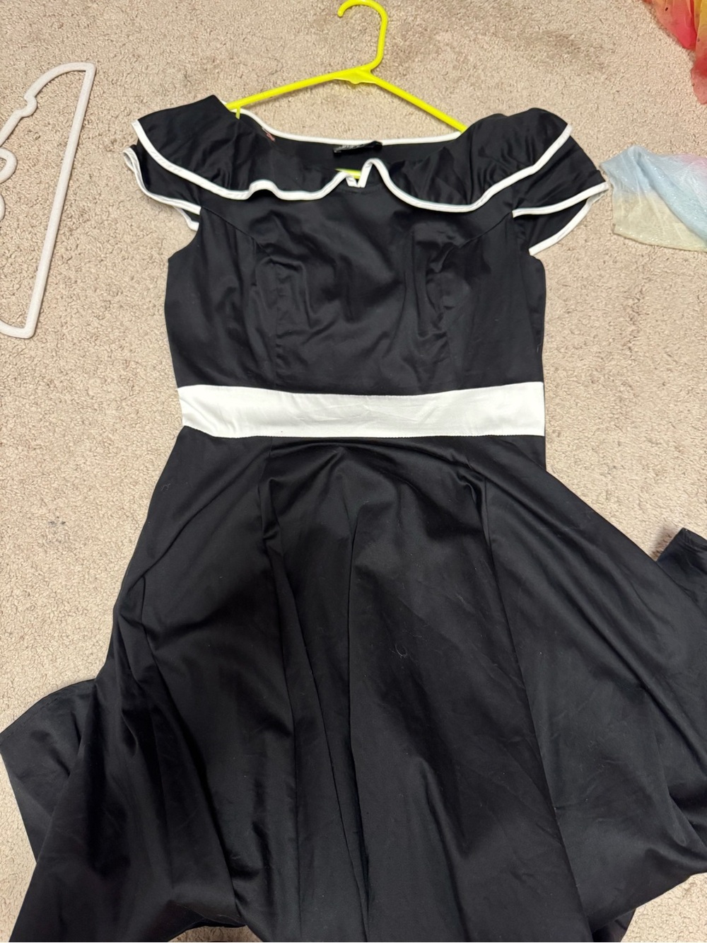 Black and white dress never worn